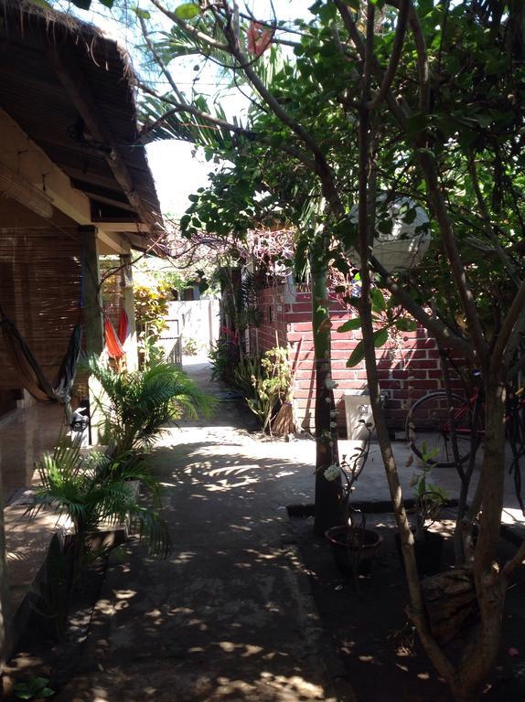 Three Little Birds Homestay Τζίλι Τραγουανγκάν Εξωτερικό φωτογραφία
